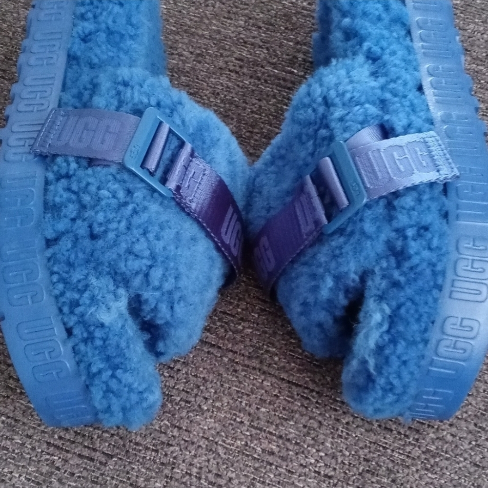 ๐UGG๐ - Fluffita Cobalt Blue Flatform Slipper - Picture 7 of 12